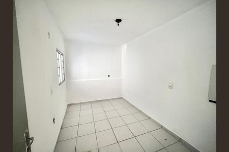 Quarto 2 de casa para alugar com 2 quartos, 50m² em Vila Espanhola, São Paulo