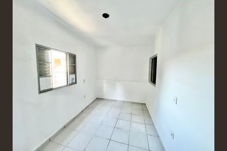 Sala/Quarto de casa para alugar com 2 quartos, 50m² em Vila Espanhola, São Paulo