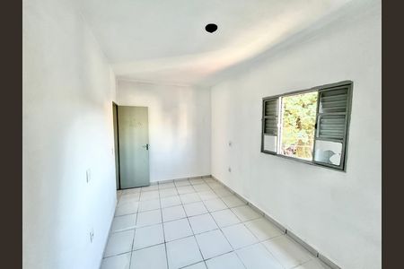 Sala/Quarto de casa para alugar com 2 quartos, 50m² em Vila Espanhola, São Paulo