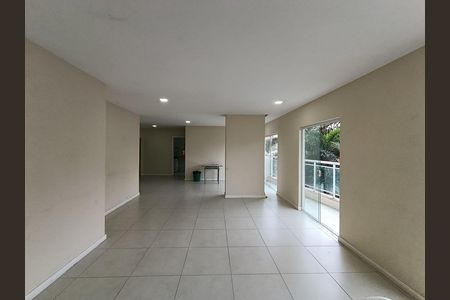 Apartamento à venda com 100m², 3 quartos e 2 vagas Apartamento à venda com 100m², 3 quartos e 2 vagasÁrea comum - Salão de festas