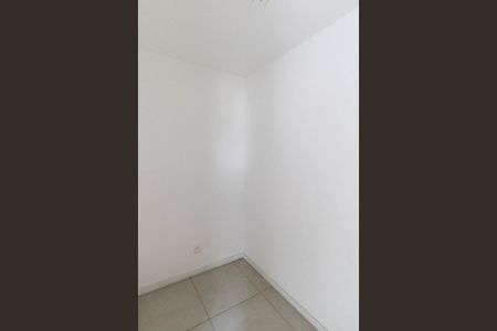 Apartamento à venda com 100m², 3 quartos e 2 vagas Apartamento à venda com 100m², 3 quartos e 2 vagasCozinha e Área de Serviço