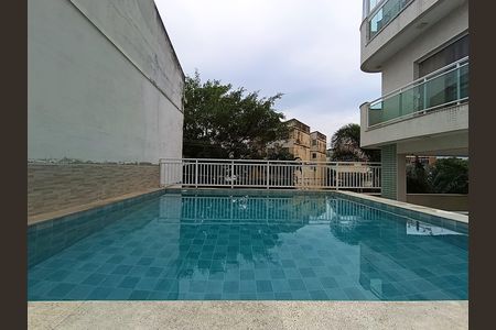 Apartamento à venda com 100m², 3 quartos e 2 vagas Apartamento à venda com 100m², 3 quartos e 2 vagasÁrea comum - Piscina