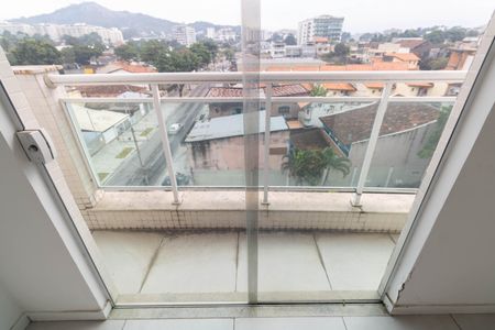 Apartamento à venda com 100m², 3 quartos e 2 vagas Apartamento à venda com 100m², 3 quartos e 2 vagasVaranda