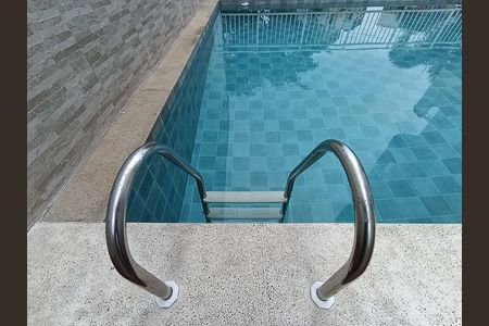 Apartamento à venda com 100m², 3 quartos e 2 vagas Apartamento à venda com 100m², 3 quartos e 2 vagasÁrea comum - Piscina