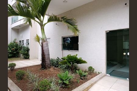 Apartamento à venda com 100m², 3 quartos e 2 vagas Apartamento à venda com 100m², 3 quartos e 2 vagasFachada e portaria