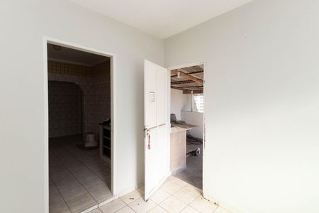 Casa à venda com 300m², 8 quartos e 2 vagas Casa à venda com 300m², 8 quartos e 2 vagasÁrea de Serviço casa 2