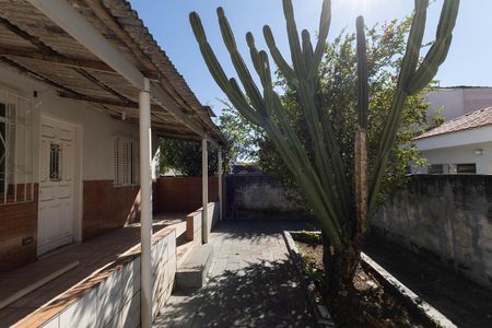 Casa à venda com 300m², 8 quartos e 2 vagas Casa à venda com 300m², 8 quartos e 2 vagasEntrada casa 2