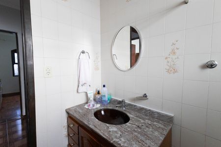 Casa à venda com 300m², 8 quartos e 2 vagas Casa à venda com 300m², 8 quartos e 2 vagasBanheiro 3 casa 1