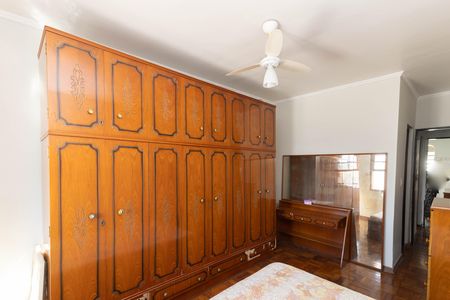 Casa à venda com 300m², 8 quartos e 2 vagas Casa à venda com 300m², 8 quartos e 2 vagasSuíte