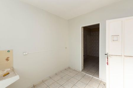 Casa à venda com 300m², 8 quartos e 2 vagas Casa à venda com 300m², 8 quartos e 2 vagasÁrea de Serviço casa 2