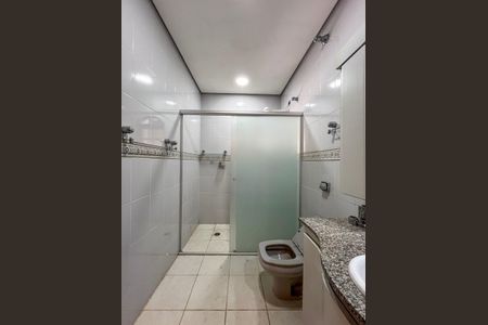 Casa para alugar com 260m², 3 quartos e 2 vagas Casa para alugar com 260m², 3 quartos e 2 vagasBanheiro da Suíte