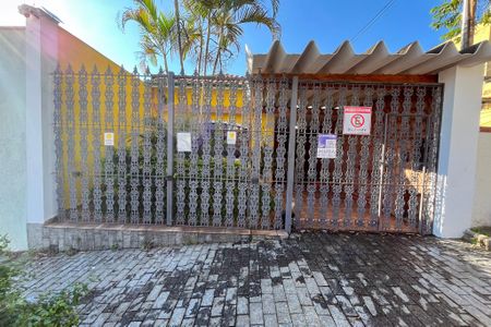Casa para alugar com 260m², 3 quartos e 2 vagas Casa para alugar com 260m², 3 quartos e 2 vagasFachada