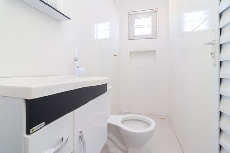 Casa para alugar com 58m², 2 quartos e sem vagaBanheiro