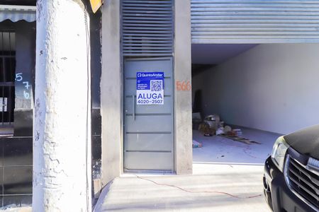 Casa para alugar com 58m², 2 quartos e sem vagaFachada