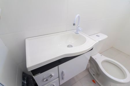 Casa para alugar com 58m², 2 quartos e sem vagaBanheiro