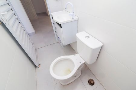 Casa para alugar com 58m², 2 quartos e sem vagaBanheiro