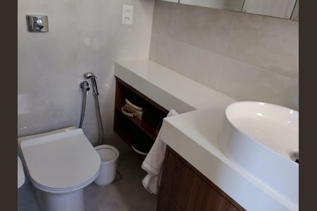 Apartamento para alugar com 100m², 3 quartos e 2 vagas Apartamento para alugar com 100m², 3 quartos e 2 vagasBanheiro