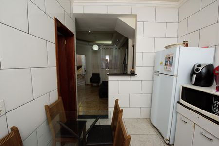 Cozinha de casa à venda com 2 quartos, 116m² em Itaipu, Contagem