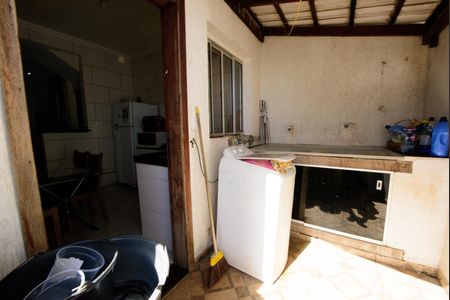 Área de Serviço de casa à venda com 2 quartos, 116m² em Itaipu, Contagem