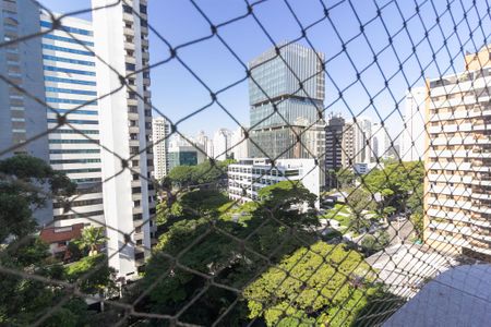 Apartamento à venda com 320m², 4 quartos e 4 vagas Apartamento à venda com 320m², 4 quartos e 4 vagasSala Varanda