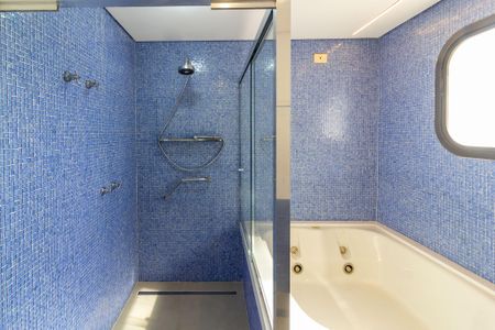 Apartamento à venda com 320m², 4 quartos e 4 vagas Apartamento à venda com 320m², 4 quartos e 4 vagasBanheiro Suíte 1