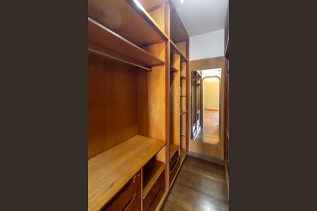 Apartamento à venda com 320m², 4 quartos e 4 vagas Apartamento à venda com 320m², 4 quartos e 4 vagasCloset Quarto 1 - Suíte 1