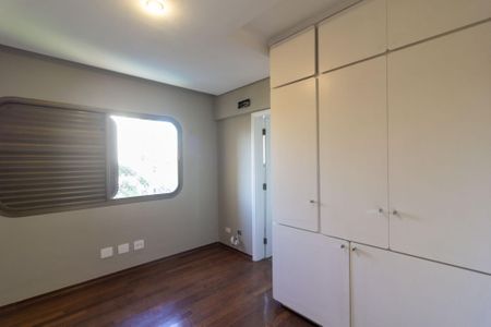 Apartamento à venda com 320m², 4 quartos e 4 vagas Apartamento à venda com 320m², 4 quartos e 4 vagasQuarto 4 - Suíte 4