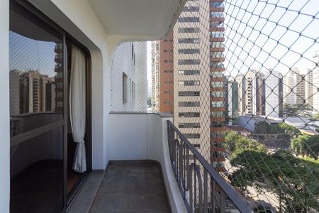 Apartamento à venda com 320m², 4 quartos e 4 vagas Apartamento à venda com 320m², 4 quartos e 4 vagasSala Varanda