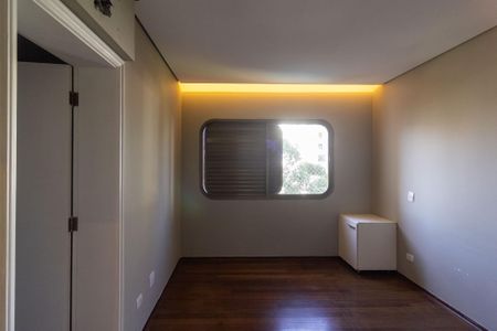 Apartamento à venda com 320m², 4 quartos e 4 vagas Apartamento à venda com 320m², 4 quartos e 4 vagasQuarto 3 - Suíte 3