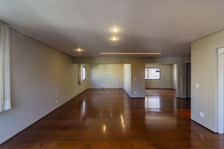 Apartamento à venda com 320m², 4 quartos e 4 vagas Apartamento à venda com 320m², 4 quartos e 4 vagasSala 2