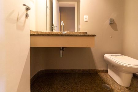 Apartamento à venda com 320m², 4 quartos e 4 vagas Apartamento à venda com 320m², 4 quartos e 4 vagasLavabo