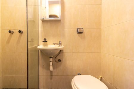 Apartamento à venda com 320m², 4 quartos e 4 vagas Apartamento à venda com 320m², 4 quartos e 4 vagasBanheiro de Serviço