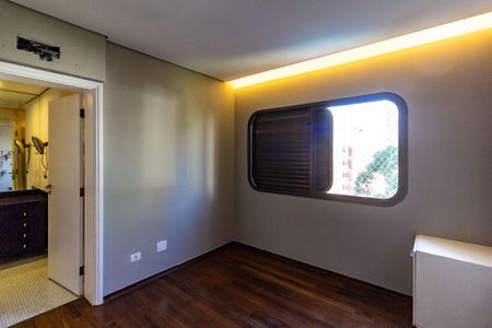 Apartamento à venda com 320m², 4 quartos e 4 vagas Apartamento à venda com 320m², 4 quartos e 4 vagasQuarto 3 - Suíte 3