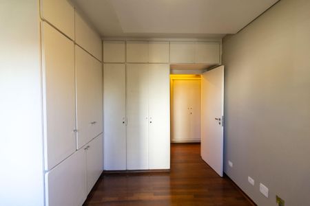 Apartamento à venda com 320m², 4 quartos e 4 vagas Apartamento à venda com 320m², 4 quartos e 4 vagasQuarto 4 - Suíte 4