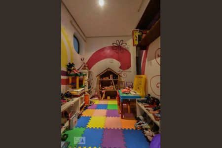 Apartamento à venda com 320m², 4 quartos e 4 vagas Apartamento à venda com 320m², 4 quartos e 4 vagasBrinquedoteca
