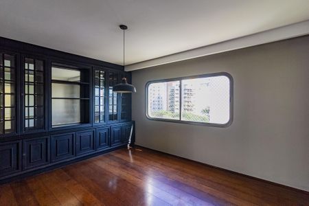 Apartamento à venda com 320m², 4 quartos e 4 vagas Apartamento à venda com 320m², 4 quartos e 4 vagasSala 3