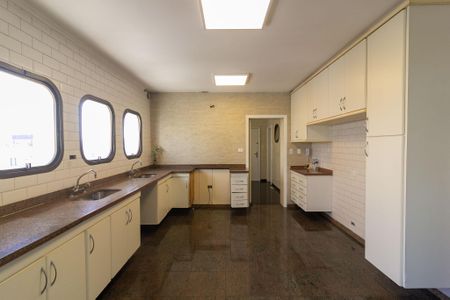 Apartamento à venda com 320m², 4 quartos e 4 vagas Apartamento à venda com 320m², 4 quartos e 4 vagasCozinha