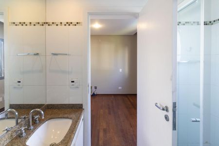 Apartamento à venda com 320m², 4 quartos e 4 vagas Apartamento à venda com 320m², 4 quartos e 4 vagasBanheiro Suíte 4
