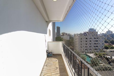 Apartamento à venda com 320m², 4 quartos e 4 vagas Apartamento à venda com 320m², 4 quartos e 4 vagasVaranda Quarto 1 - Suíte 1