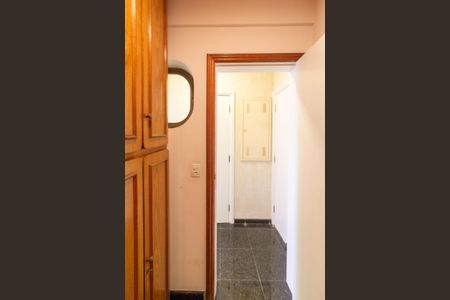 Apartamento à venda com 320m², 4 quartos e 4 vagas Apartamento à venda com 320m², 4 quartos e 4 vagasQuarto de Serviço