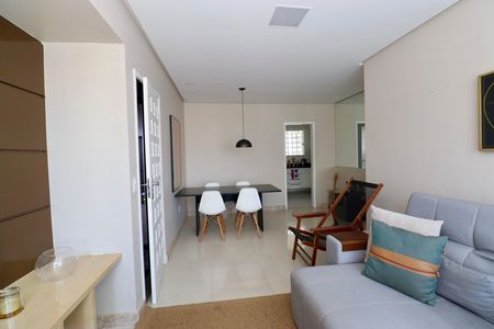Apartamento para alugar com 89m², 3 quartos e 1 vaga Apartamento para alugar com 89m², 3 quartos e 1 vagaSala