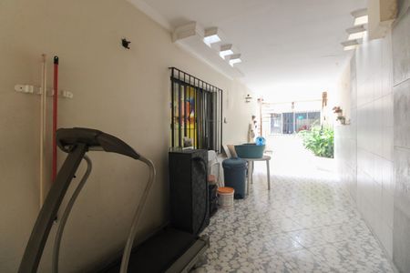 Quintal e Garagem  de casa à venda com 5 quartos, 269m² em Vila Gomes Cardim, São Paulo