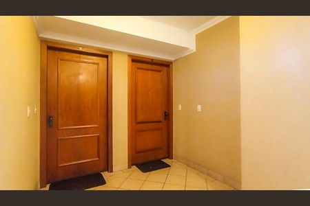 Apartamento à venda com 80m², 3 quartos e 2 vagas Apartamento à venda com 80m², 3 quartos e 2 vagasPorta do imóvel