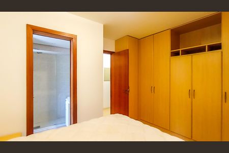 Suite  de apartamento à venda com 3 quartos, 80m² em Cristal, Porto Alegre
