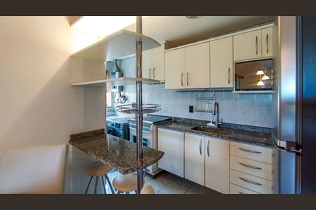 Apartamento à venda com 80m², 3 quartos e 2 vagas Apartamento à venda com 80m², 3 quartos e 2 vagasCozinha