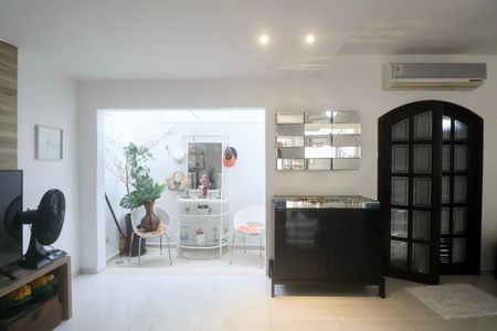 Apartamento para alugar com 140m², 3 quartos e 3 vagas Apartamento para alugar com 140m², 3 quartos e 3 vagasSala