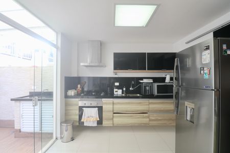 Apartamento para alugar com 140m², 3 quartos e 3 vagas Apartamento para alugar com 140m², 3 quartos e 3 vagasCozinha