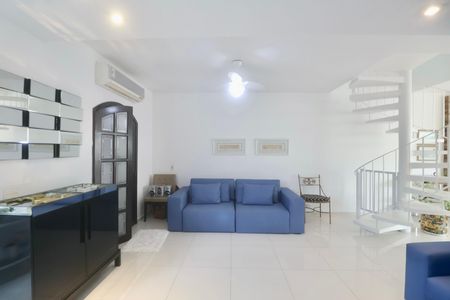 Apartamento para alugar com 140m², 3 quartos e 3 vagas Apartamento para alugar com 140m², 3 quartos e 3 vagasSala