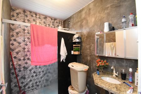 Casa à venda com 100m², 2 quartos e 4 vagas Casa à venda com 100m², 2 quartos e 4 vagasBanheiro da Suíte