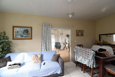 Casa à venda com 100m², 2 quartos e 4 vagas Casa à venda com 100m², 2 quartos e 4 vagasSala